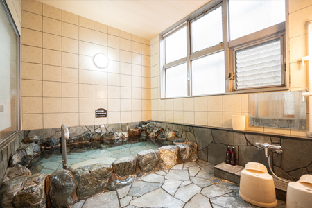 内湯浴場 (岩風呂)